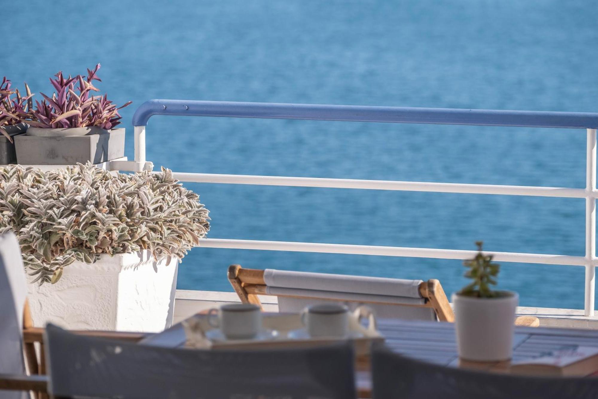 Luxurioeses Apartment Mit Einem Schlafzimmer Direkt Am Wasser, Meerblick Kiveri Ngoại thất bức ảnh